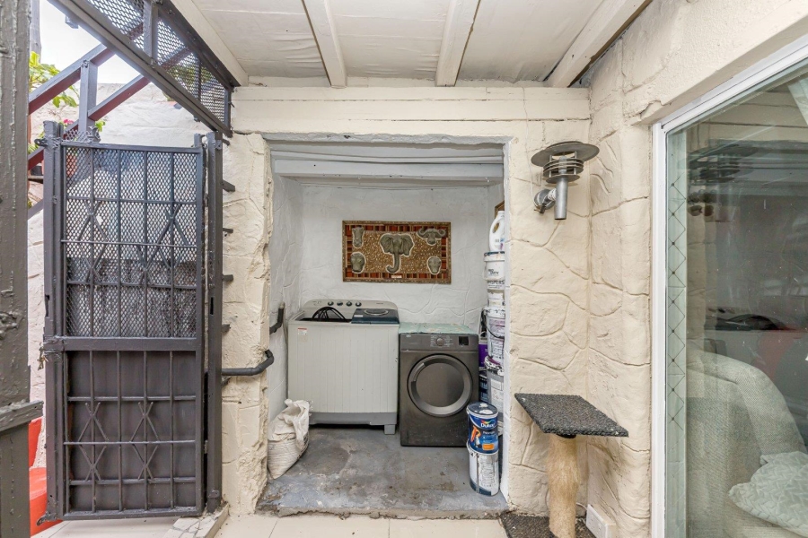 2 Bedroom Property for Sale in Brooklyn Western Cape